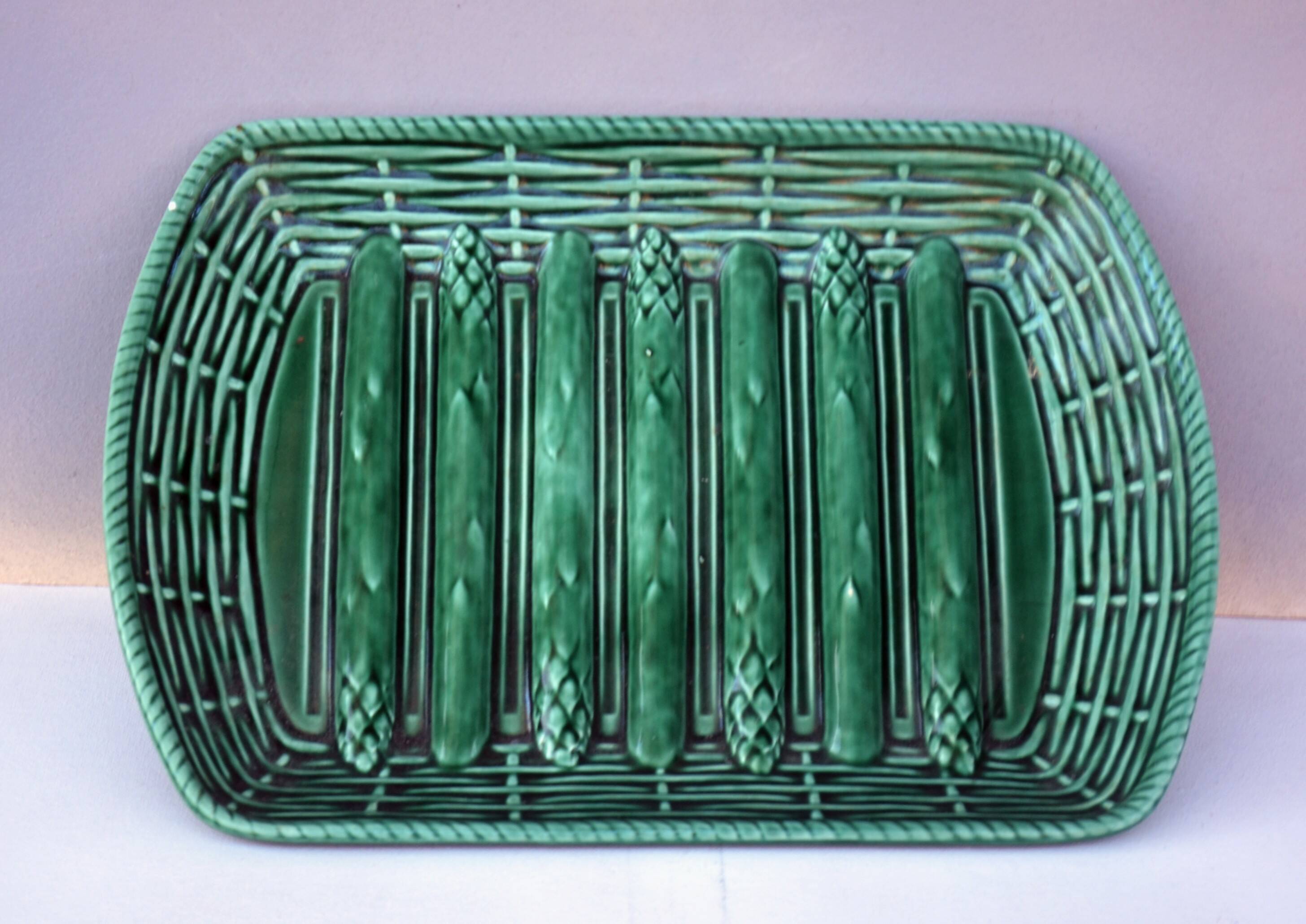 Large Dish Faience Plate circa 1900 Asparagus Majolica France