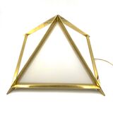 Lampe de table pyramidale en laiton doré, Christos, Italie 1970