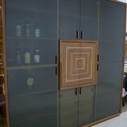 Rare meuble de bar italien marqueté "Paganini", signé Luciano Frigerio, années 1975
