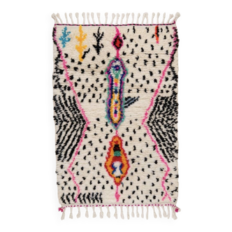 Azilal Berber rug made of natural wool from the High Atlas.