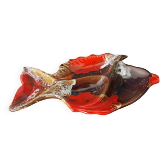 Fish-shaped appetizer serving dish