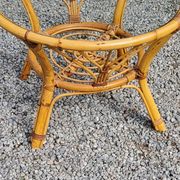 Table basse ronde en rotin plateau en verre des années 70
