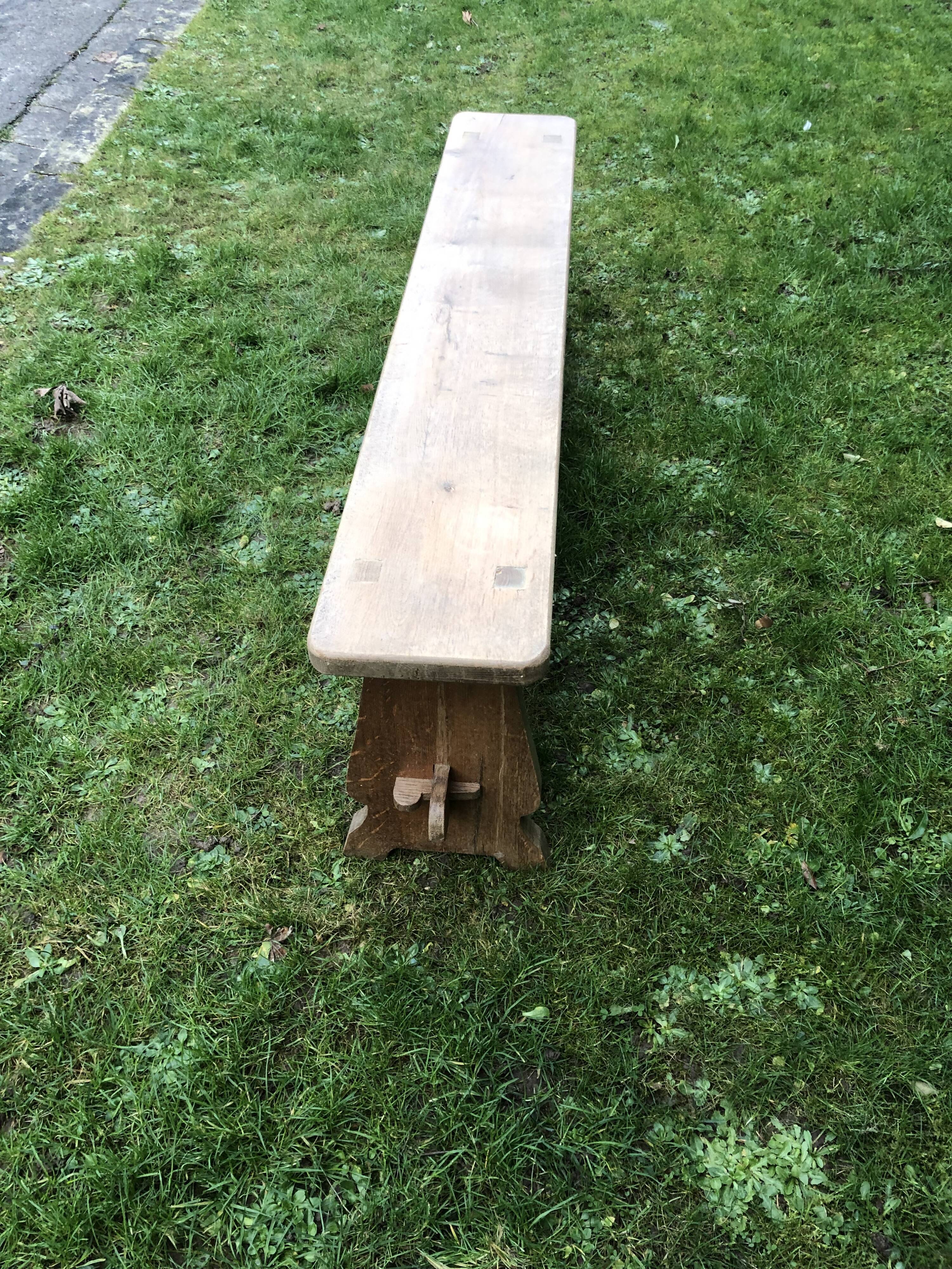 Bench in solid oak