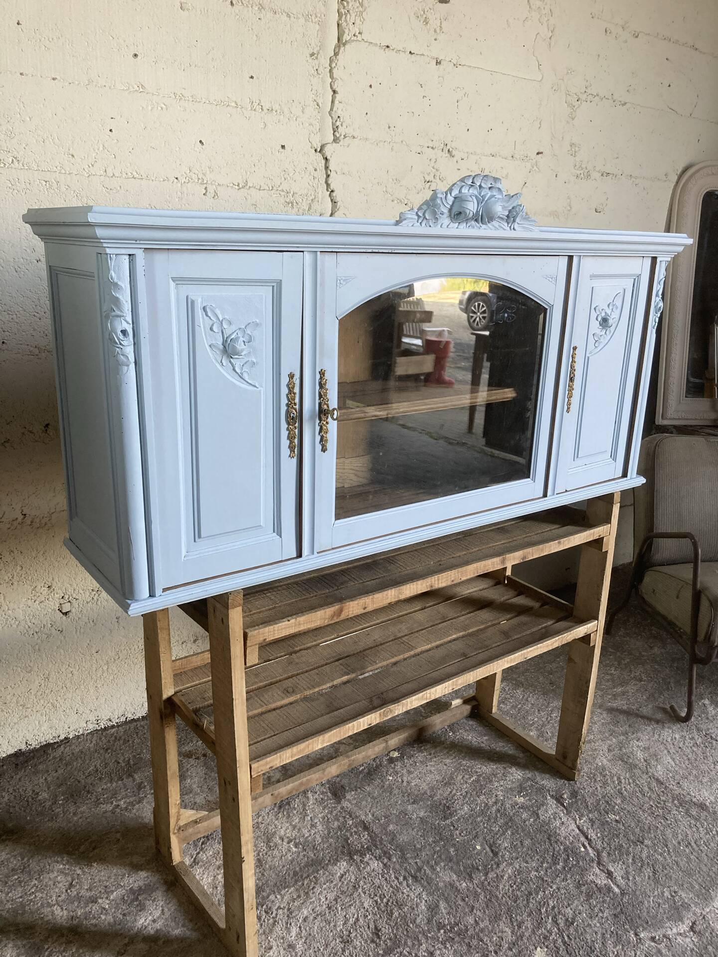Hanging cupboard from the 1930s-1940s