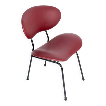 Chaise basse vintage Gastone Rinaldi pour Rima, structure laquée noire et revêtement bordeaux, Italie, années 1950