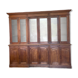 Large two-body showcase library