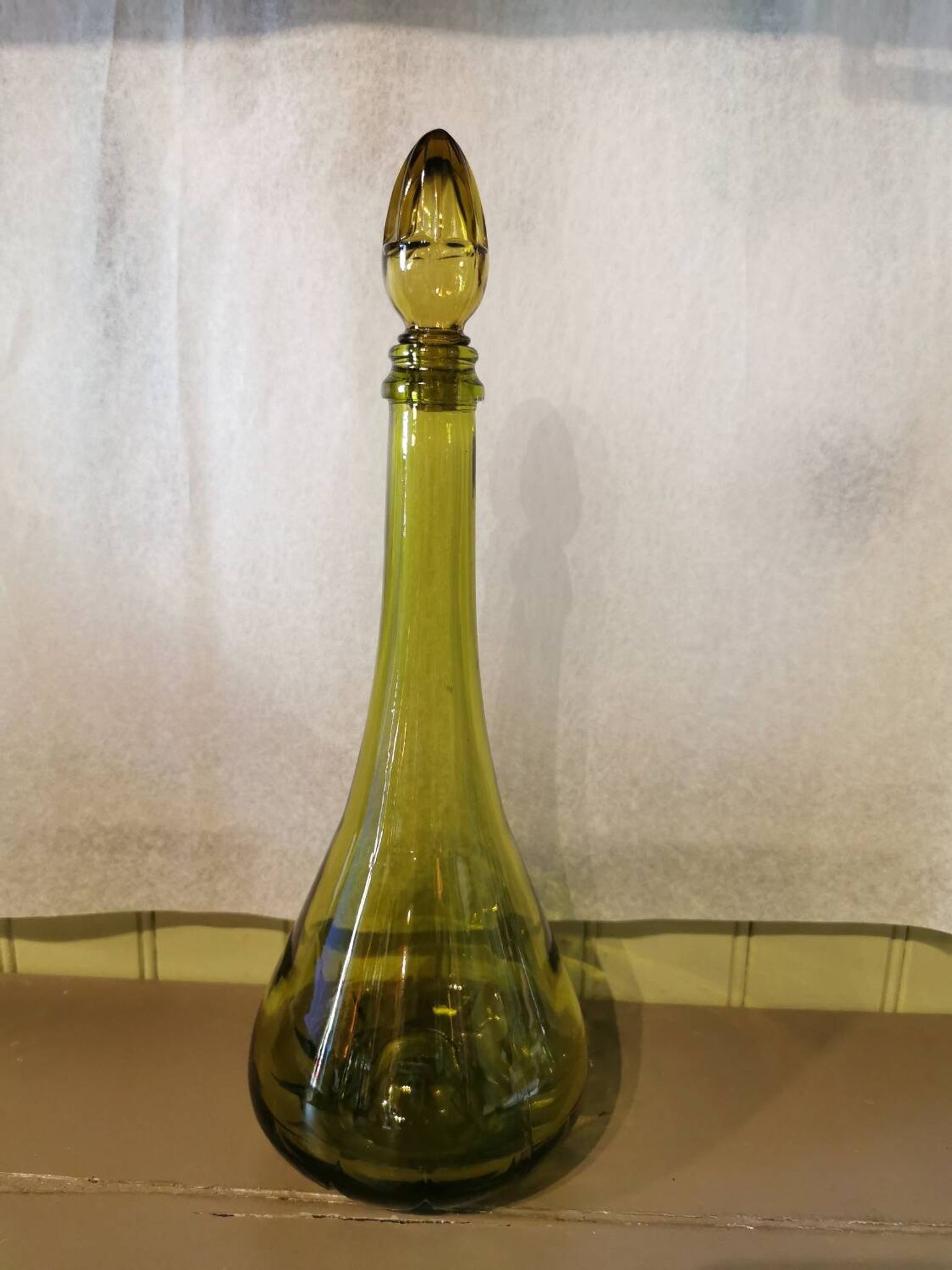 Carafe vintage en verre vert olive