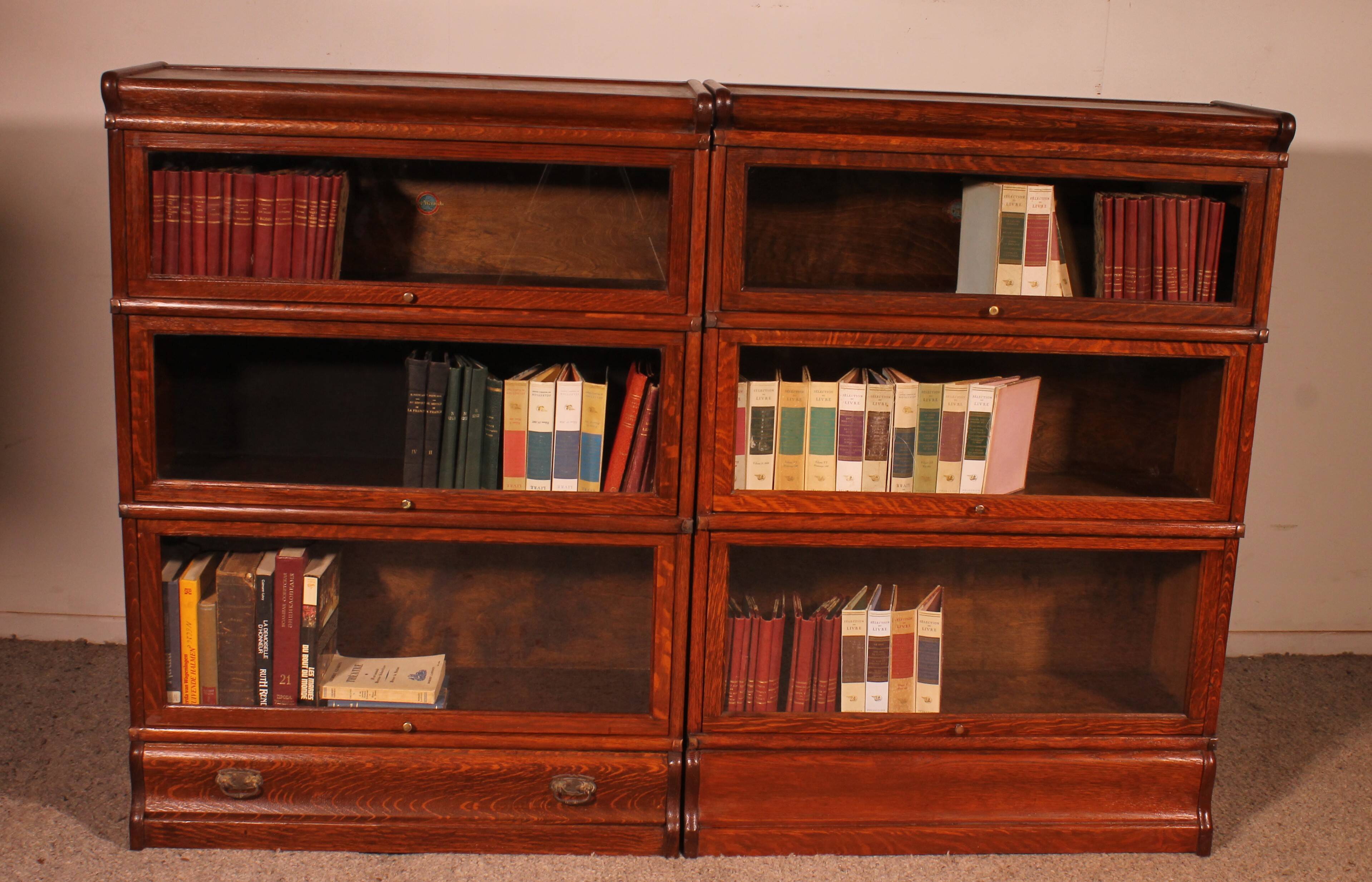 pair of Globe Wernicke London bookcases in oak circa 1900