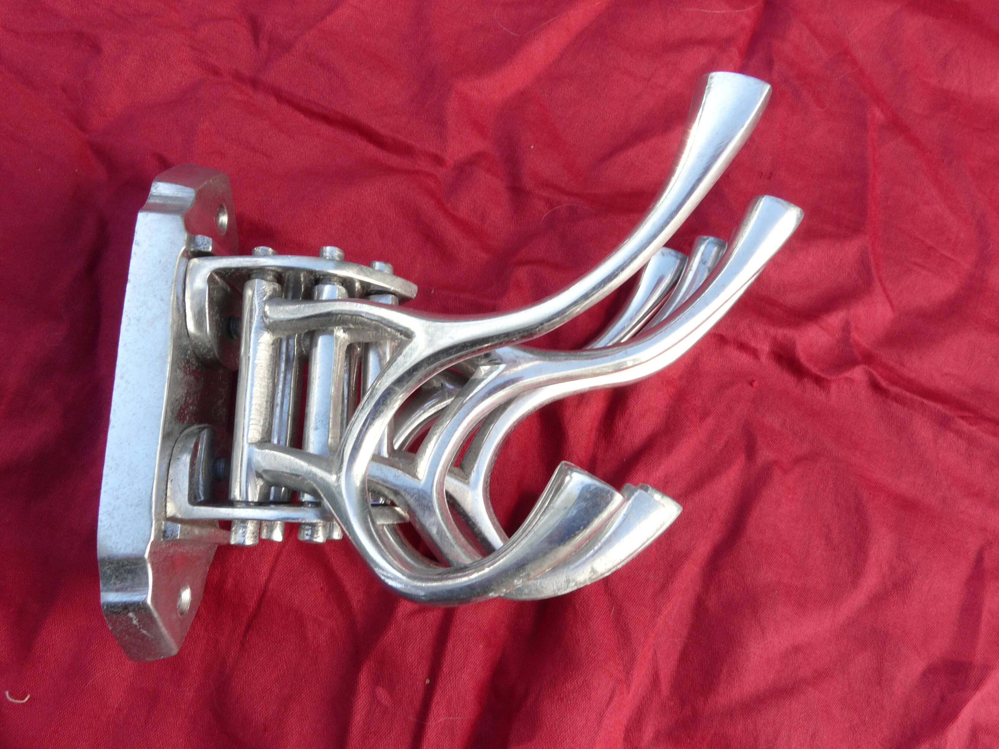 Aluminum wall coat rack with 5 double adjustable hooks