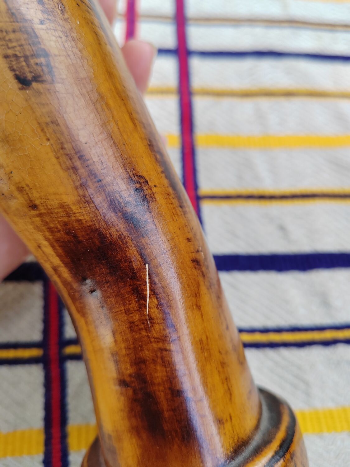 Carved wooden ring holder signed 70s