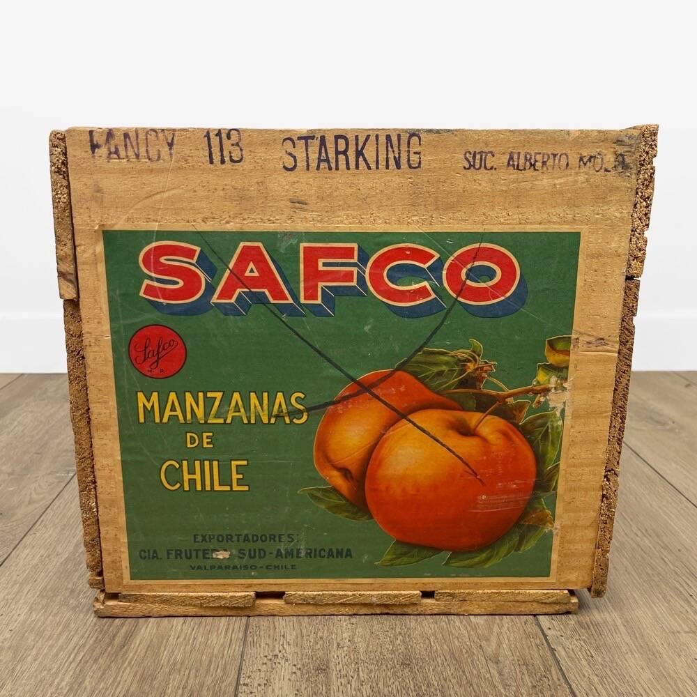 Wooden crate transporting apples safco chile 1959