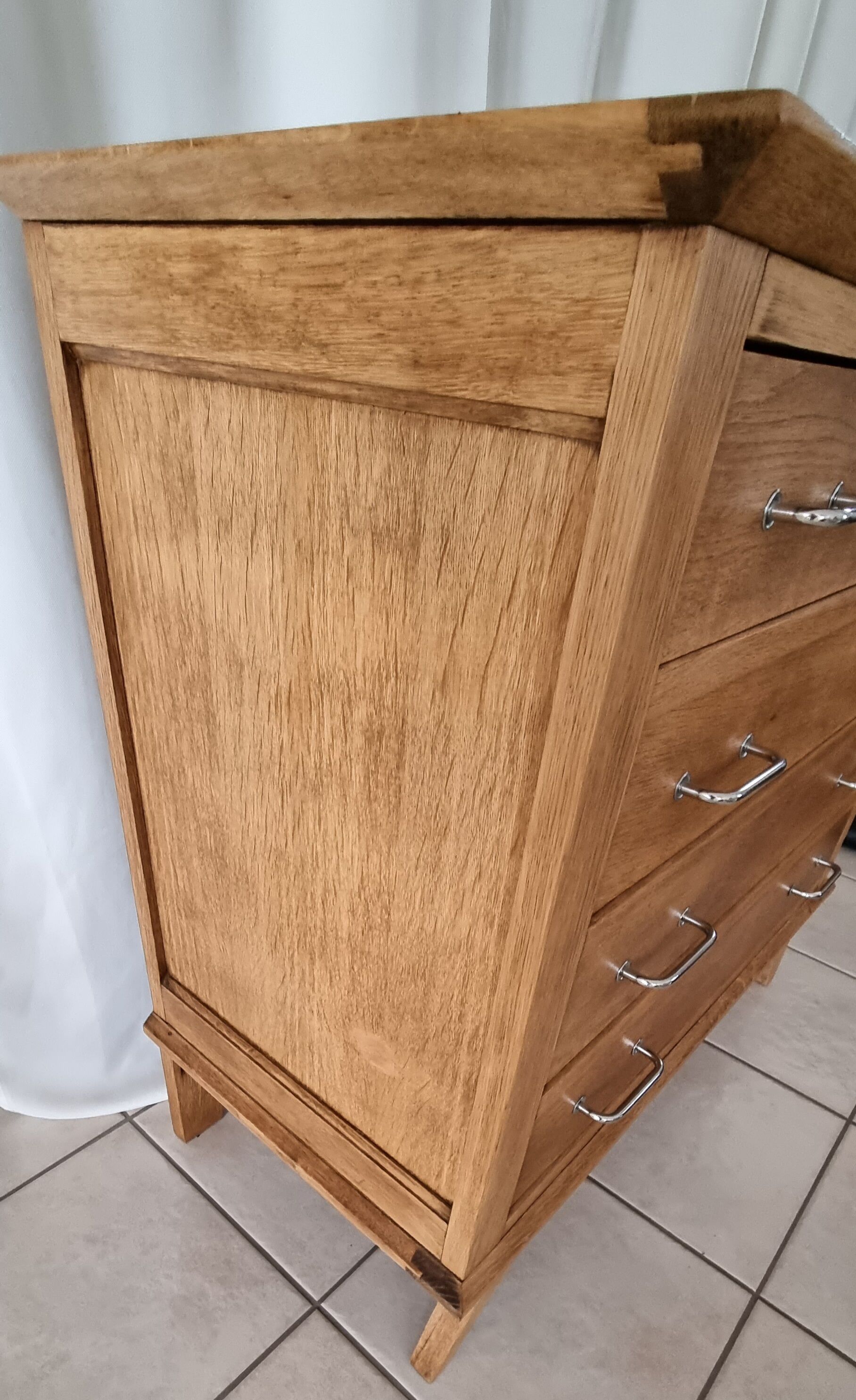 Vintage chest of drawers style 50s