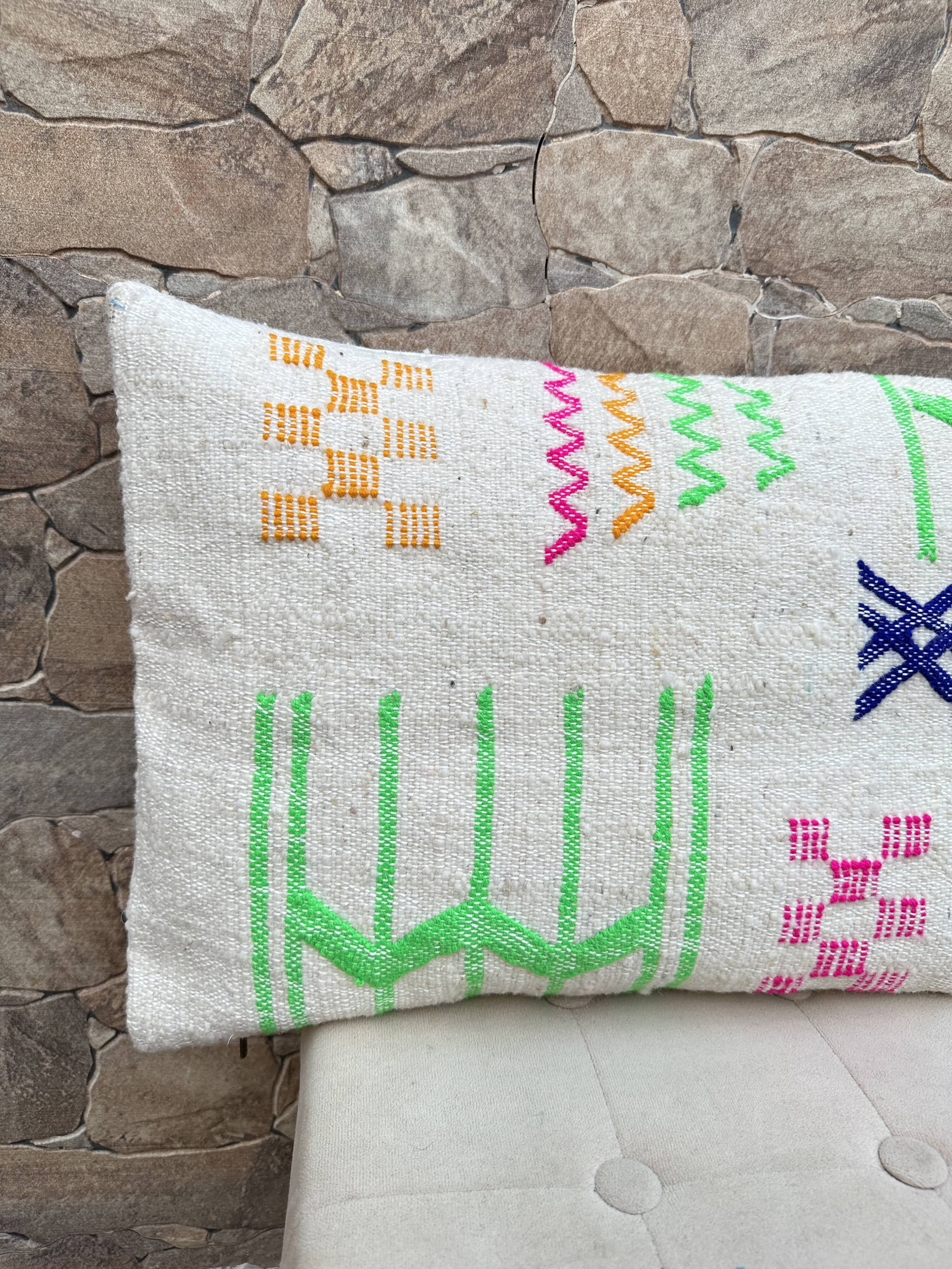 Handmade cushion cover in Berber wool Moroccan Kilim cushion 60x40