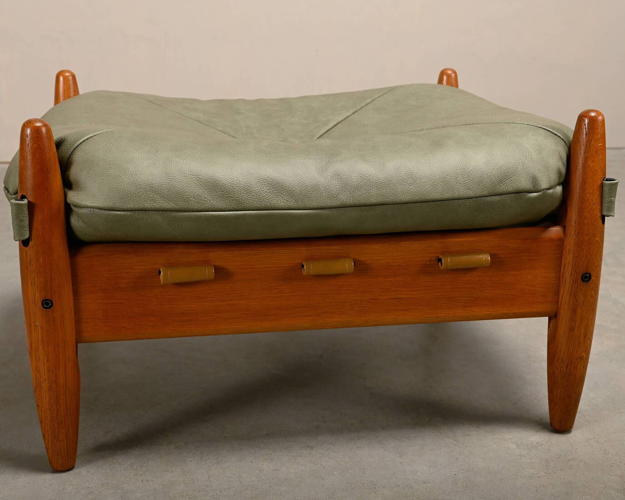 Lounge Chair in the manner Sergio Rodrigues and Jean Gillon, Oak / Leather