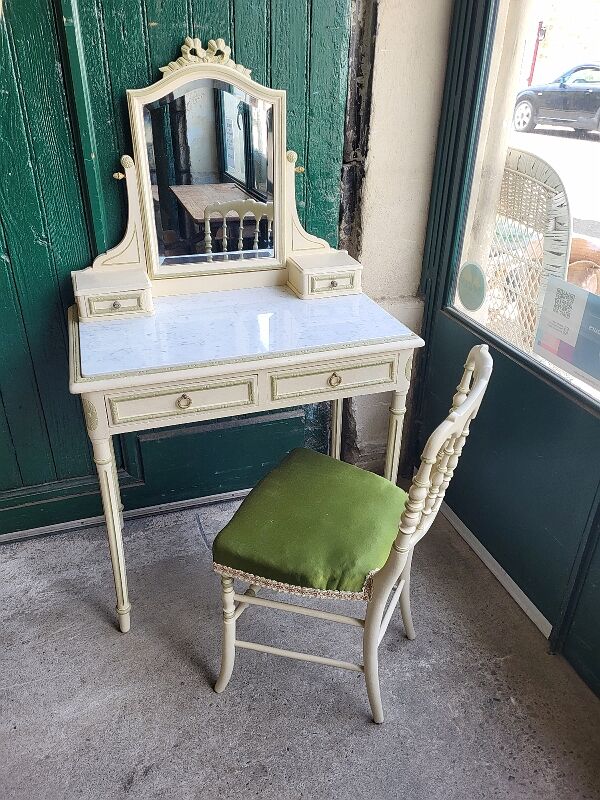 Coiffeuse de toilette avec sa chaise