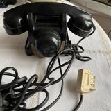 Téléphone ancien en Bakélite