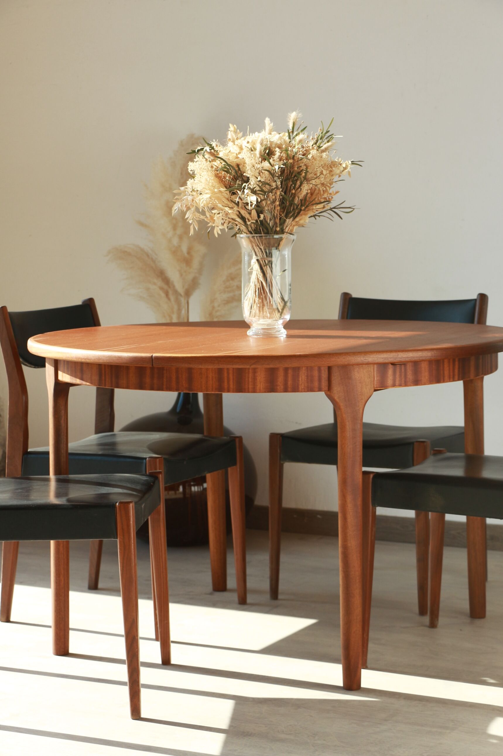 Round dining table with extension - McIntosh - 60s