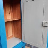 Buffet parisien peint en bleu
