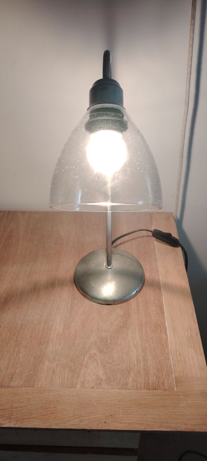 Table lamp