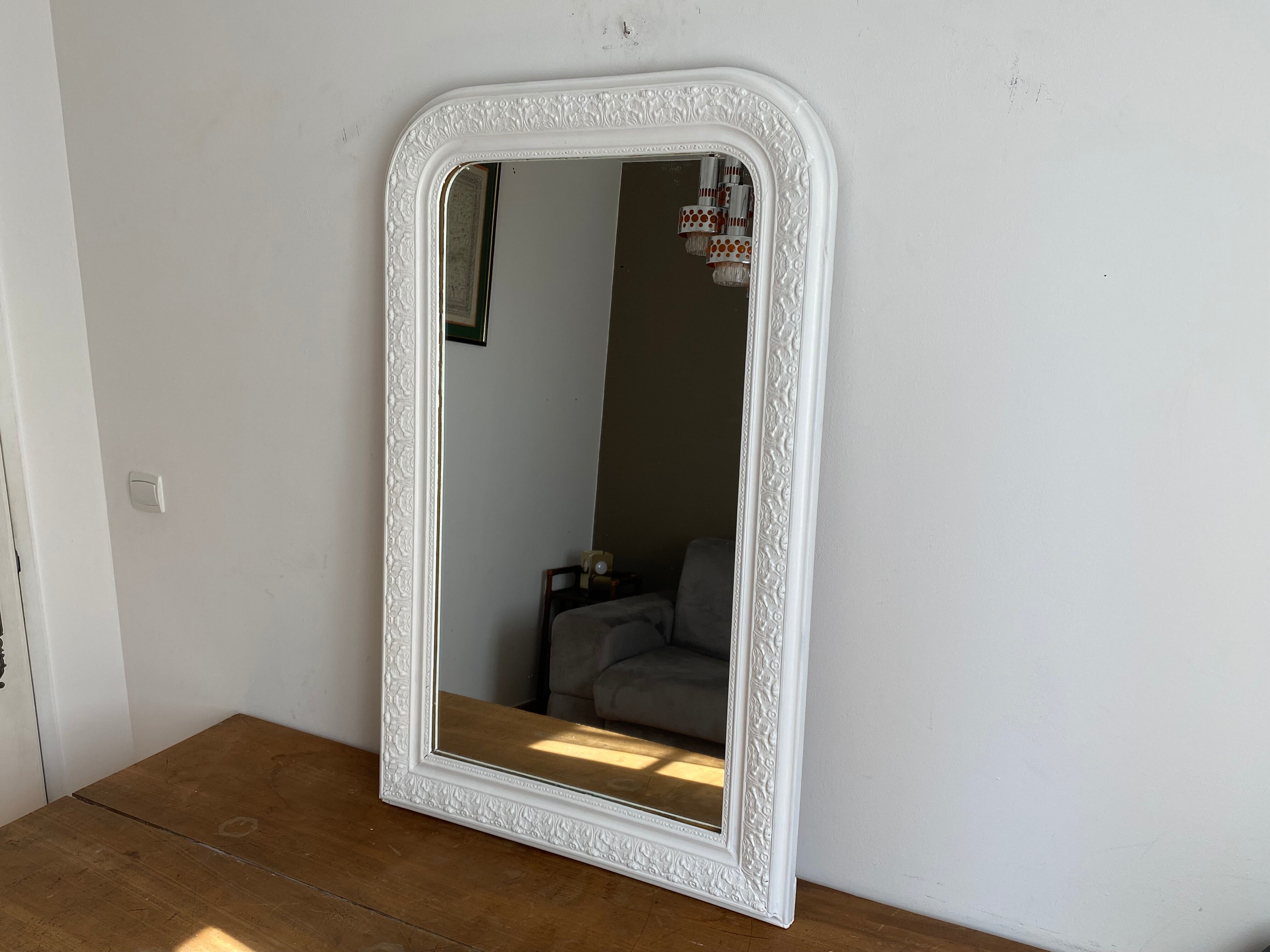 Miroir Louis Philippe at the end of the 19th century. 110x75. White.