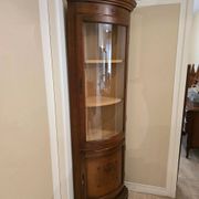 Vitrine d’encoignure ancienne en bois marqueté — Travail début XXe