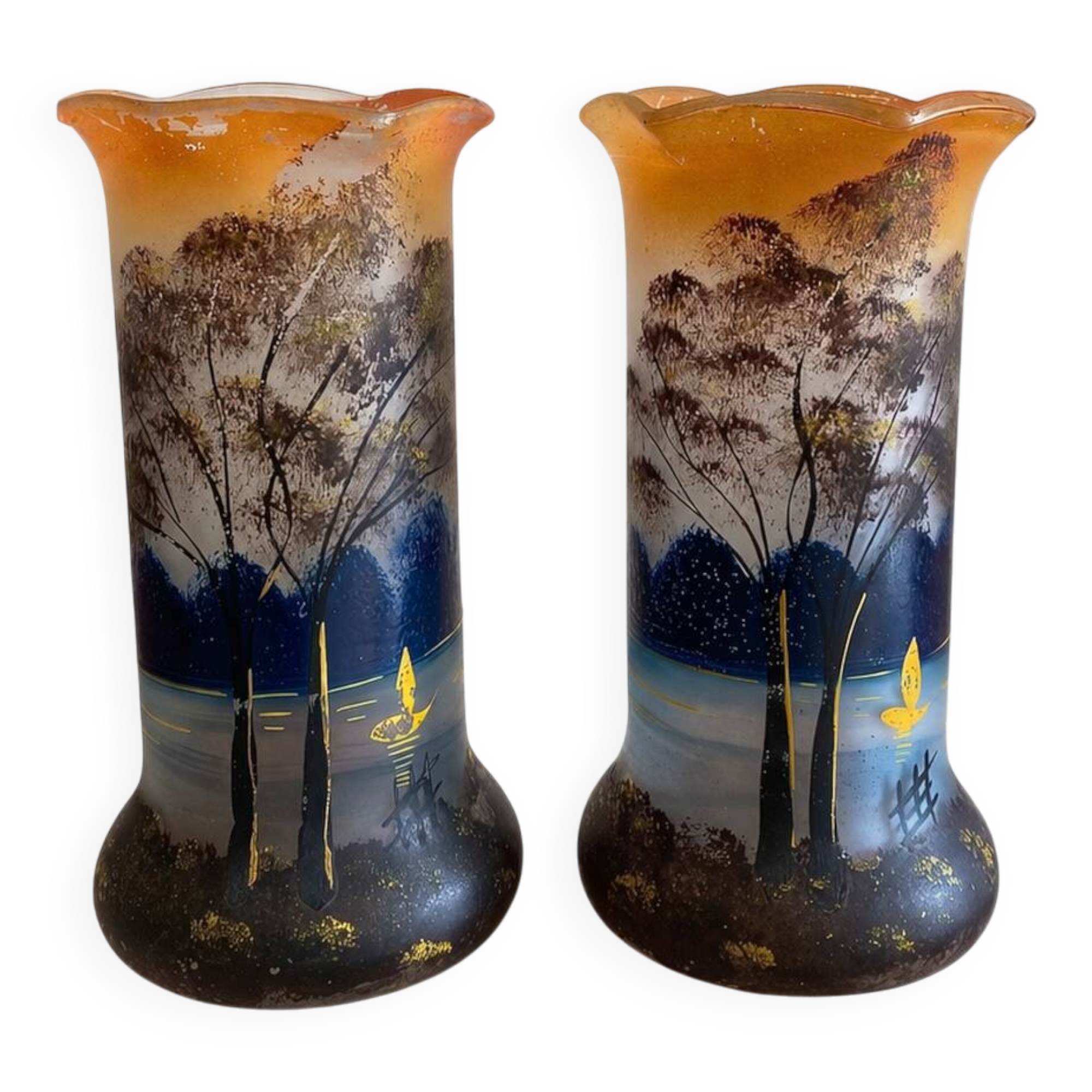 Paire de vases art nouveau en verre peint