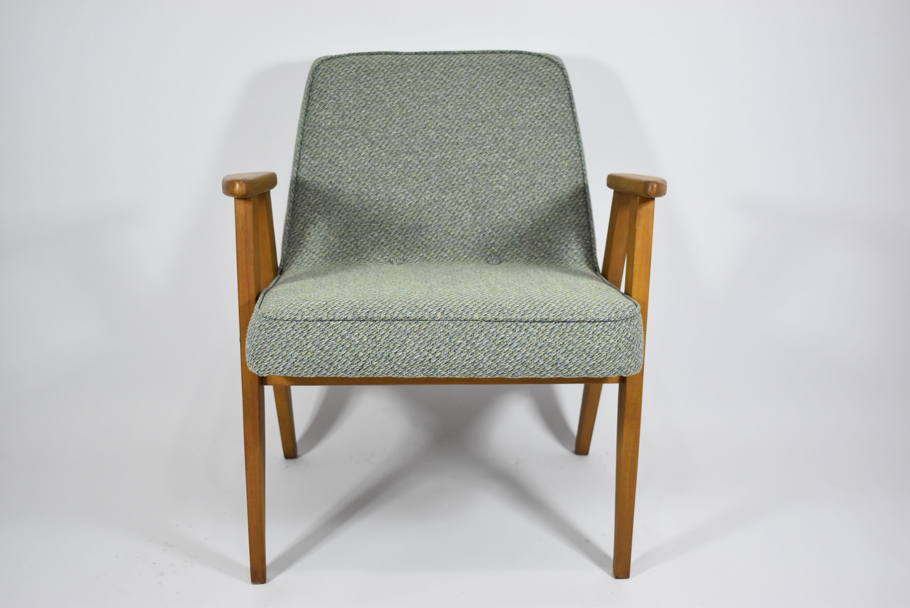 Armchair 366 model designer J. Chierowski, 1960