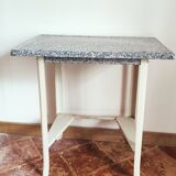 Table d'appoint émaillée
