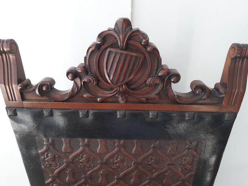 Spain truncated chair solid wood scuplté and leather