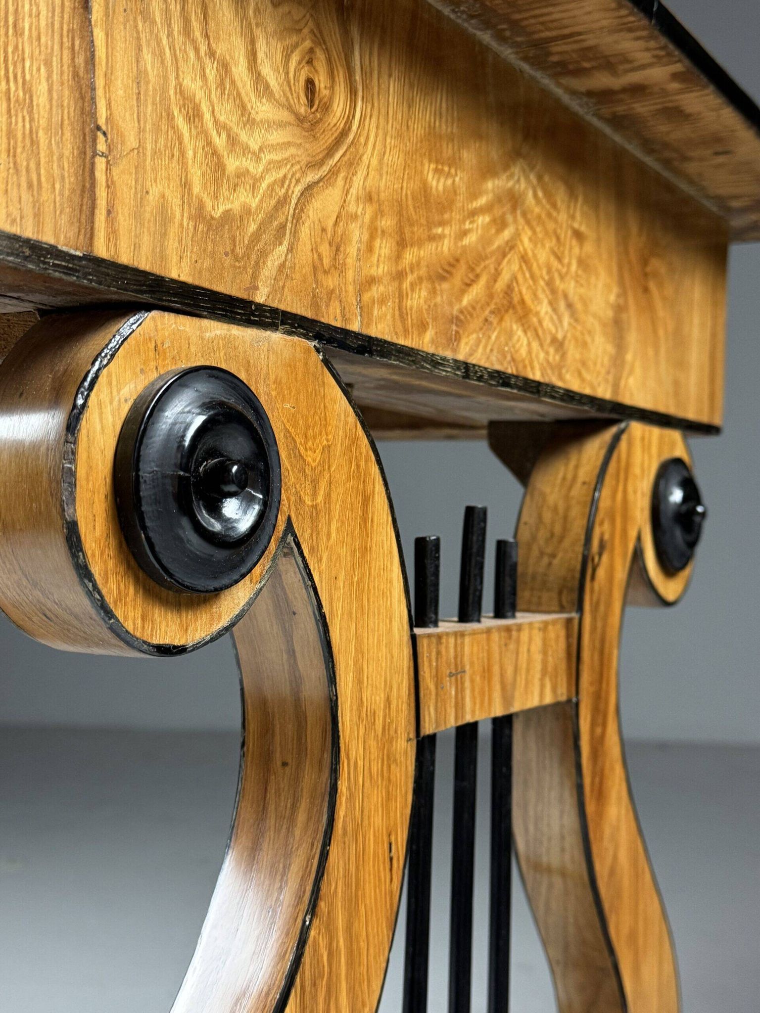 Bureau Biedermeier, table de centre