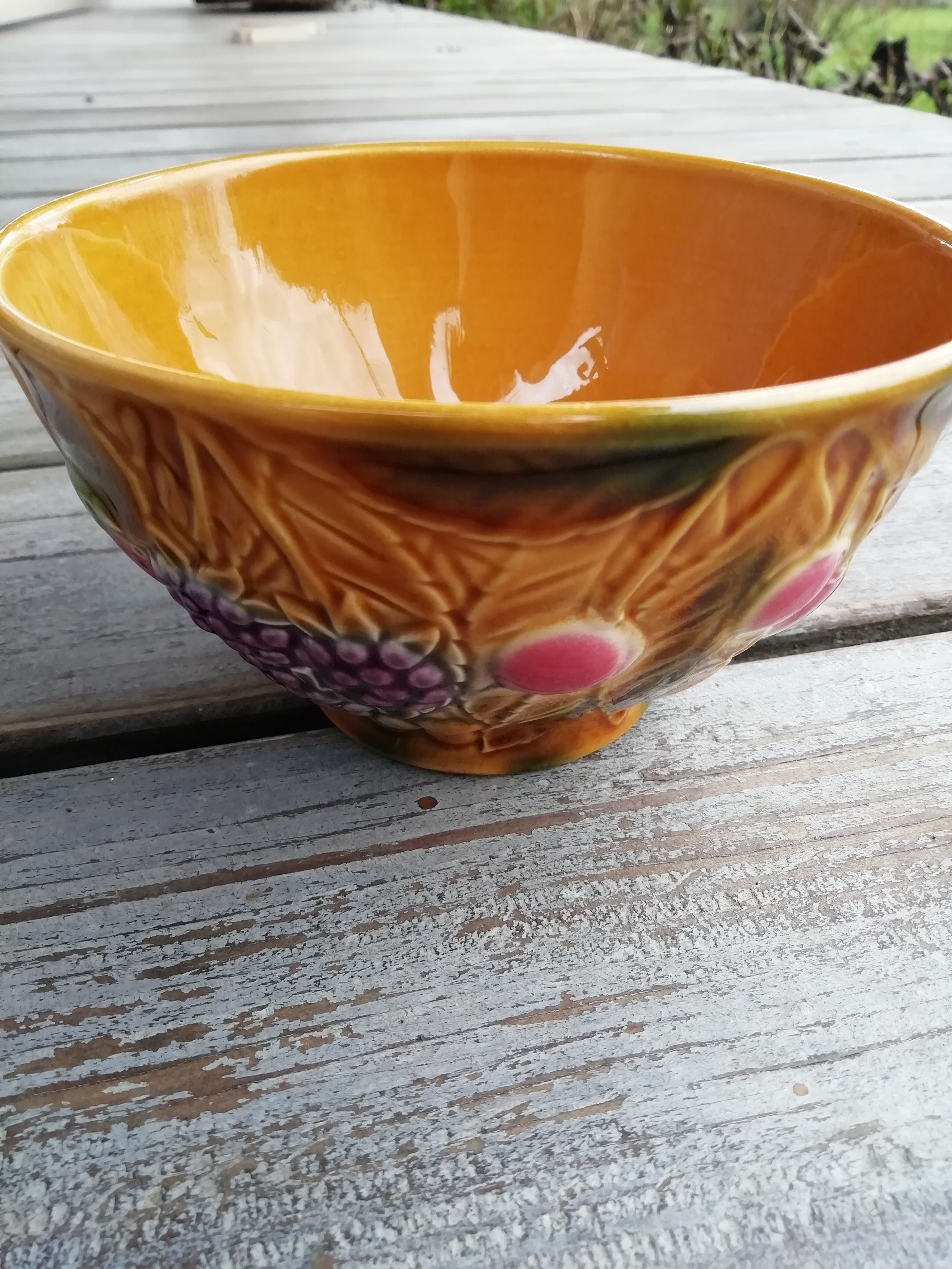 Barbotine bowl