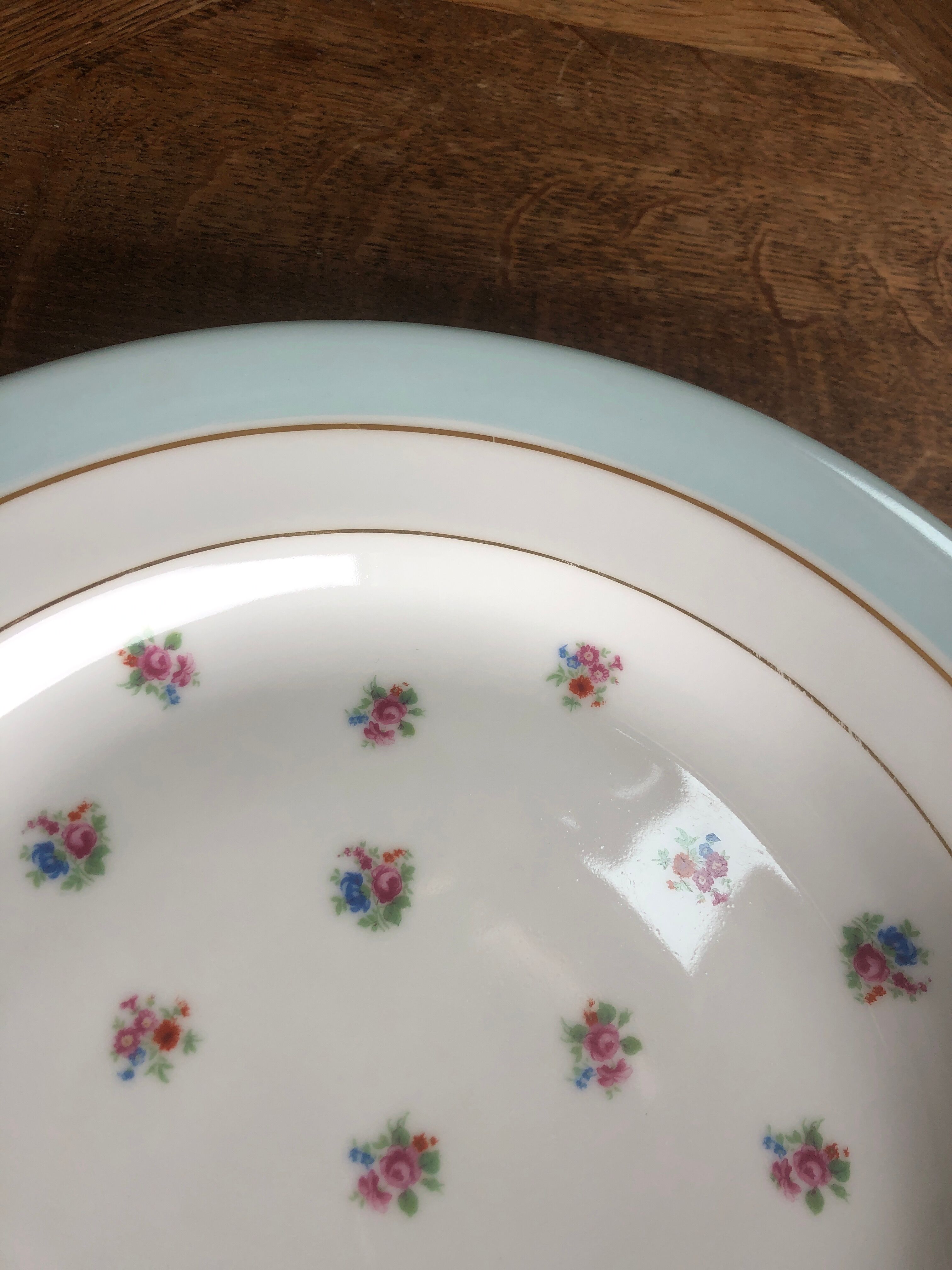 Round dish in Limoges porcelain