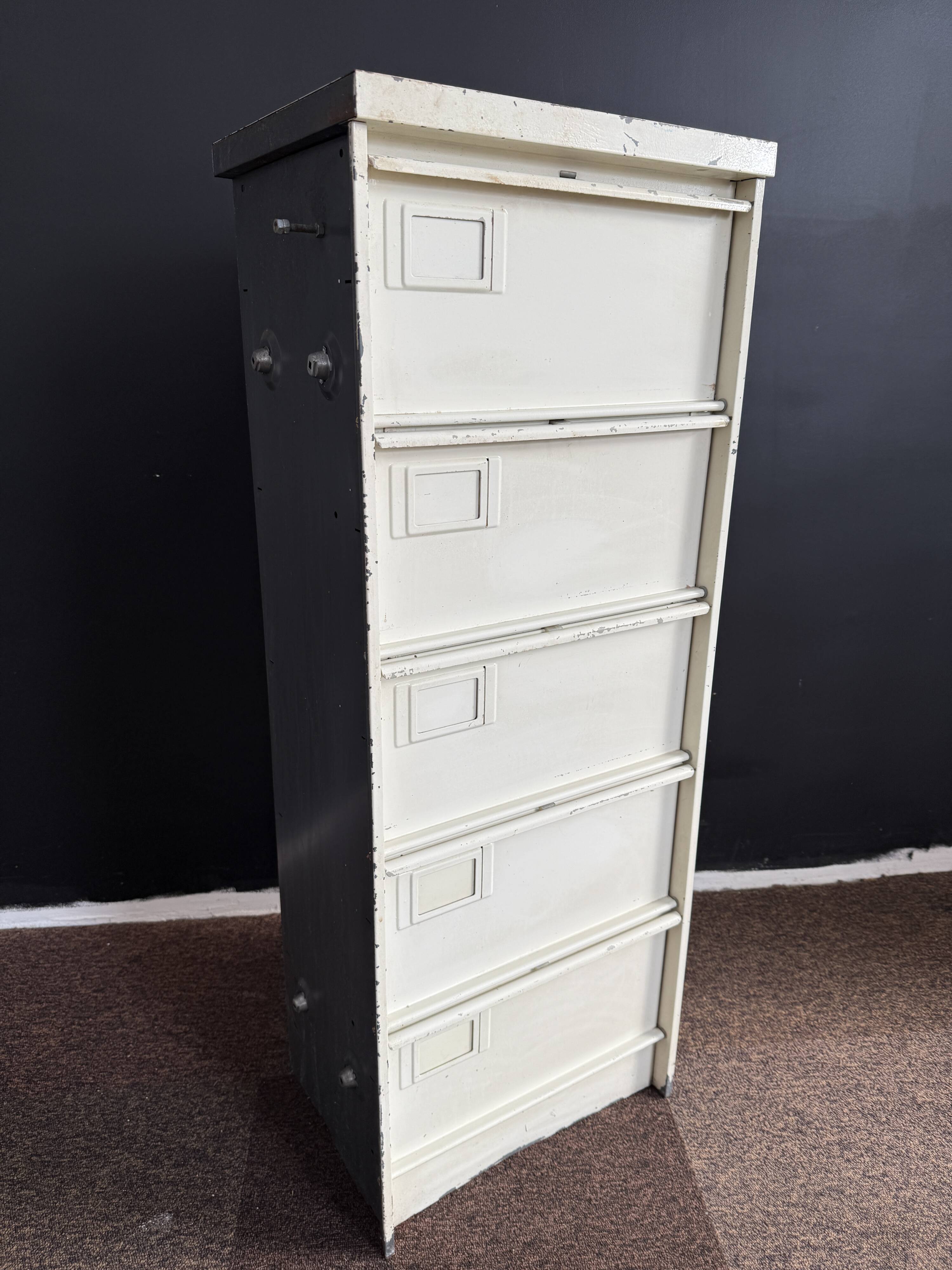 5-drawer industrial locker