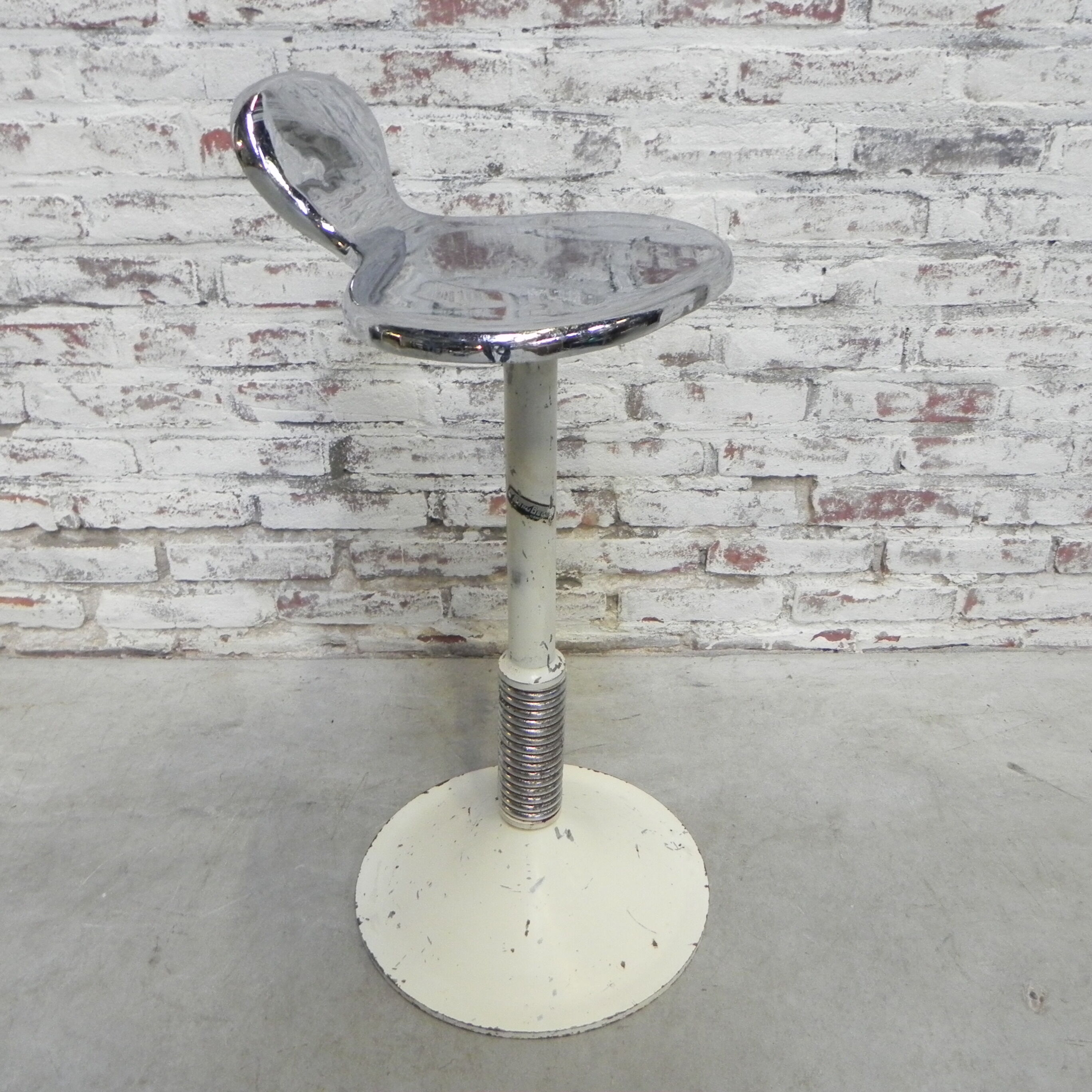 Industrial dental stool, Manubelge