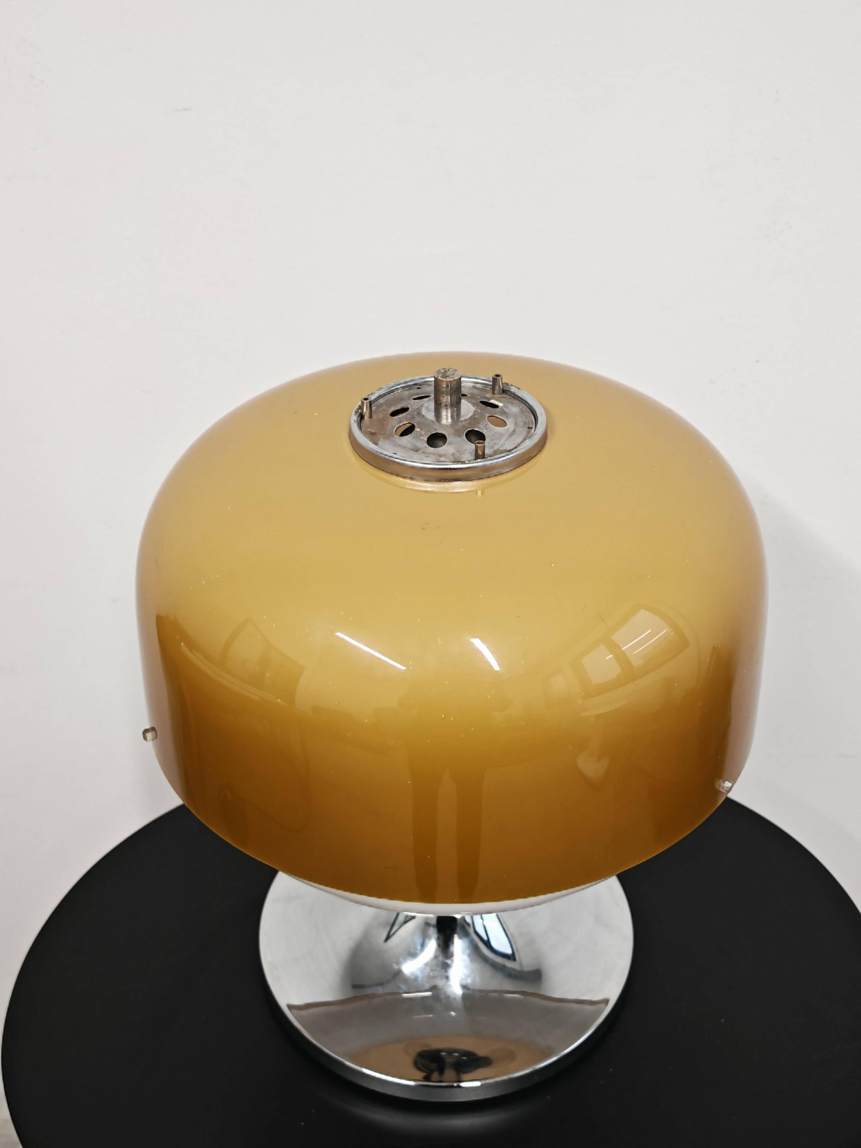 Lampe de table Mid Century Modern "Medusa" Luigi Massoni pour Harvey Guzzini