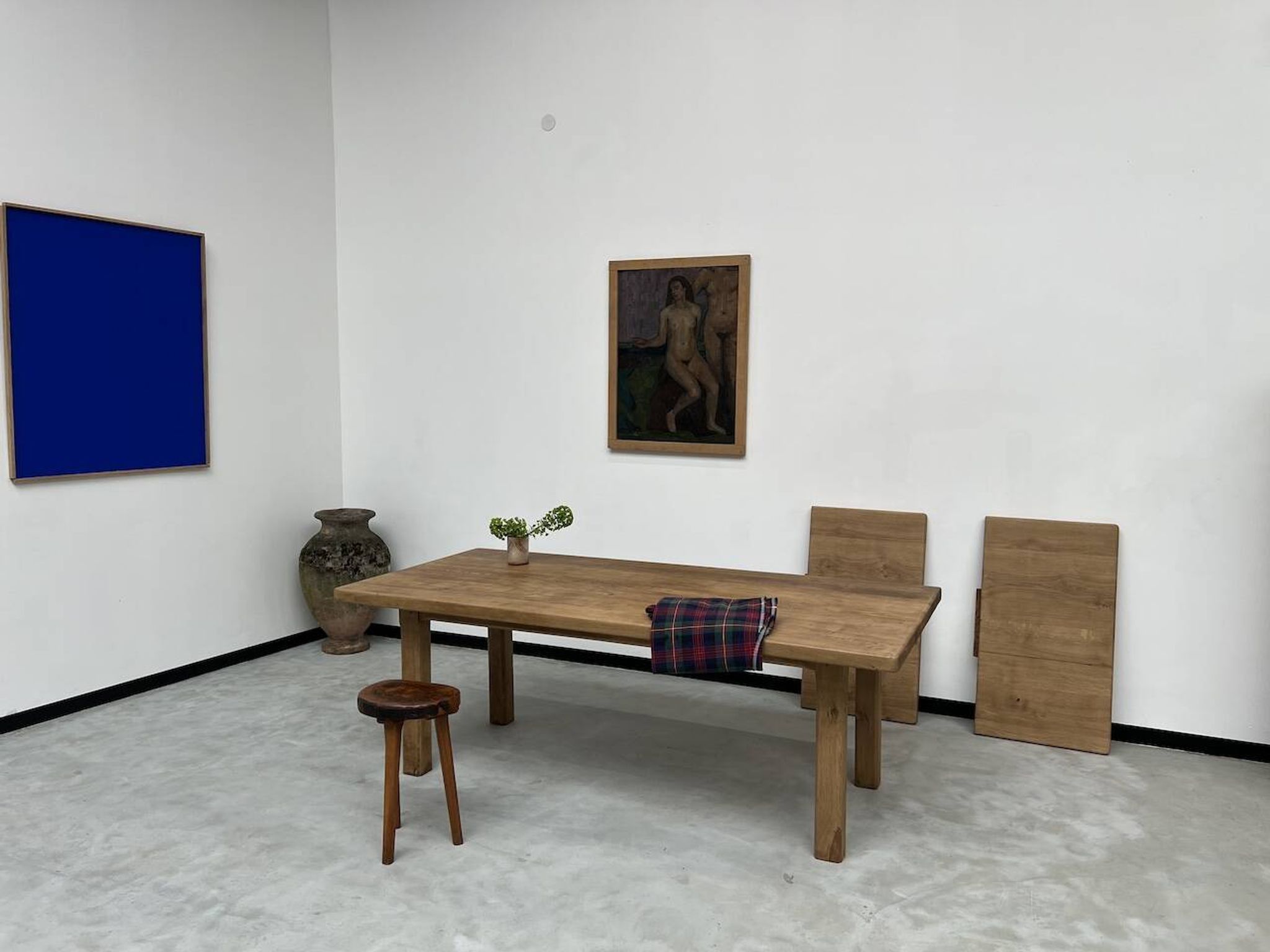 Large farm table from the 60s, in solid oak, with extensions