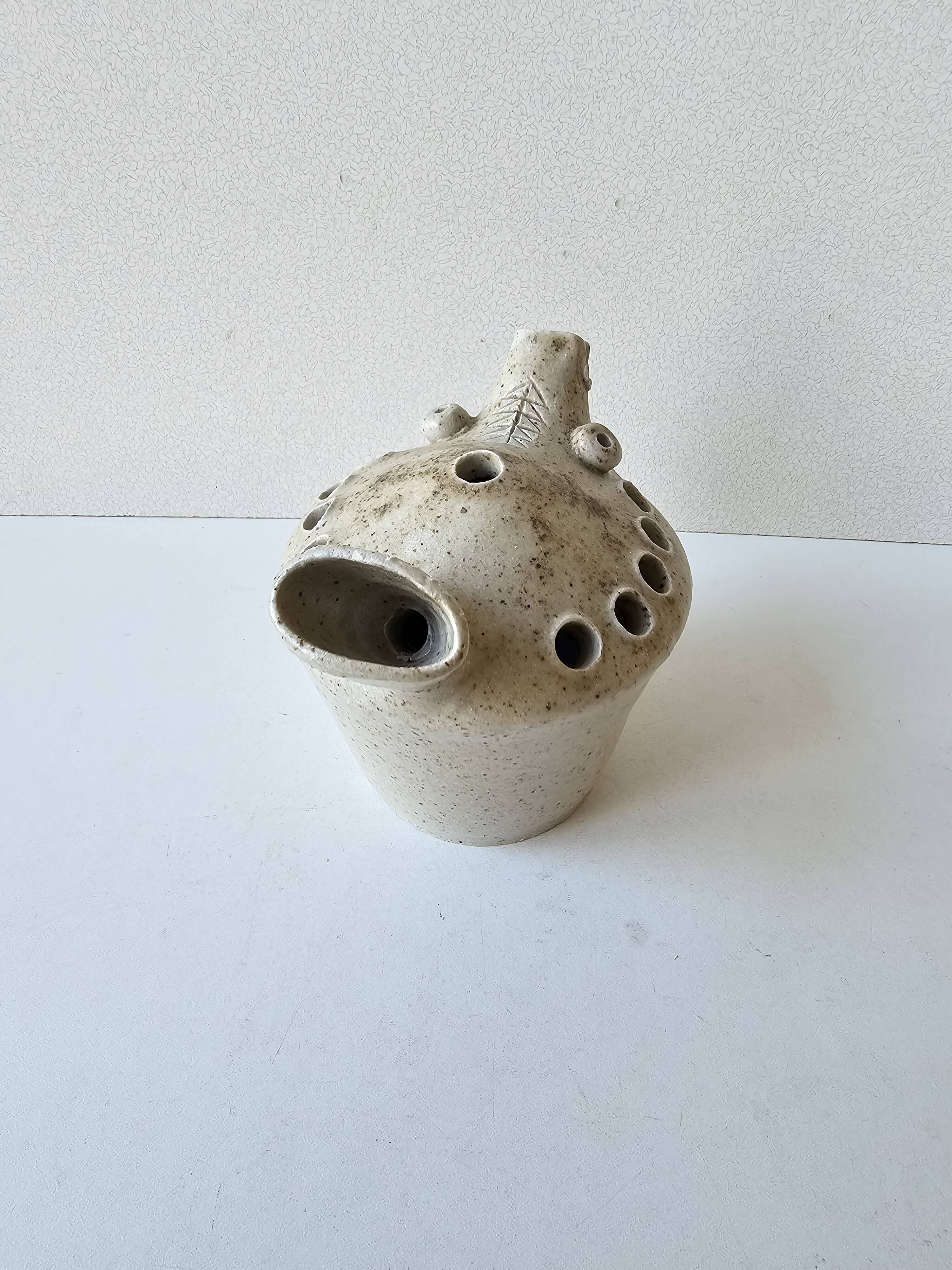 Zoomorphic flower pick in cream-colored glazed stoneware - les argonautes