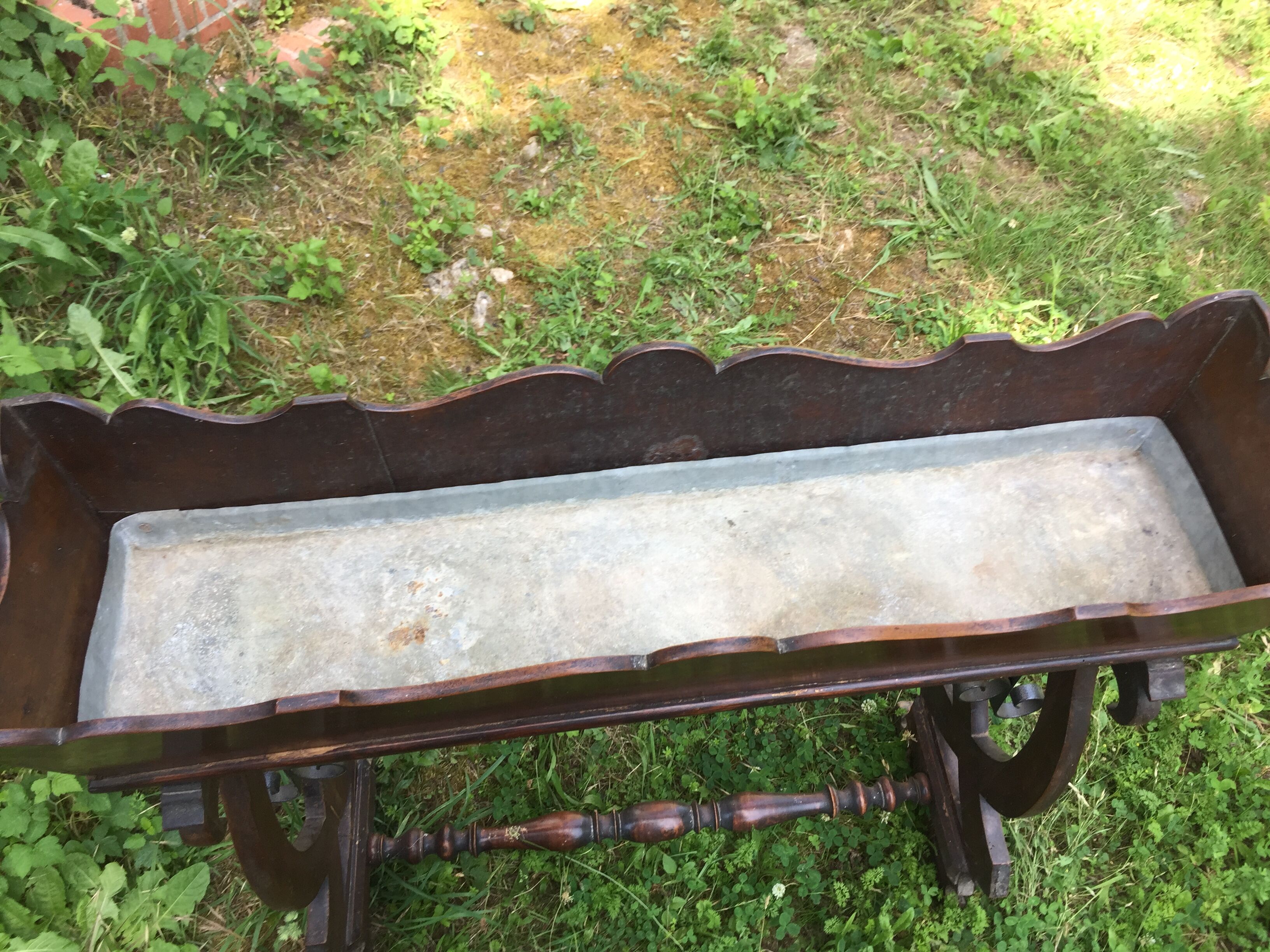 Wooden, wrought iron and zinc planter