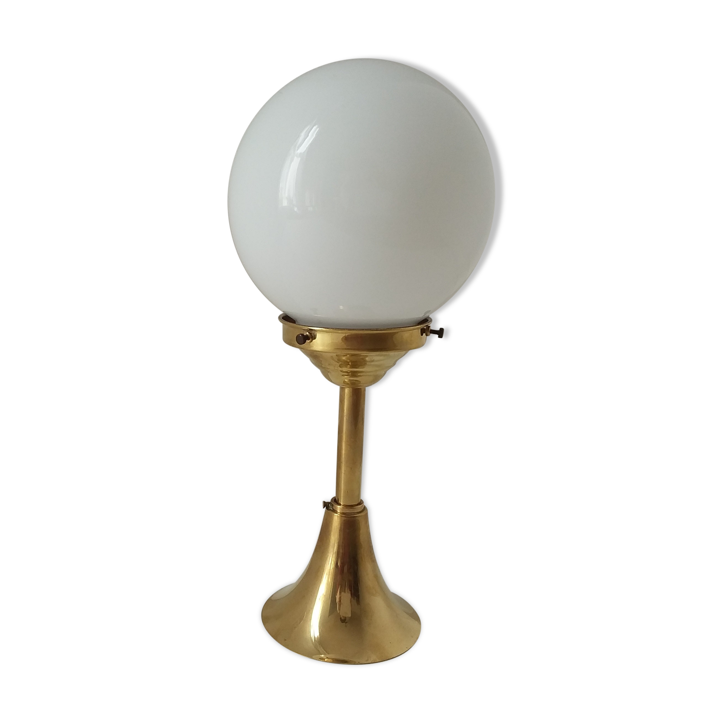 Suspension opaline