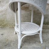 Pedestal table