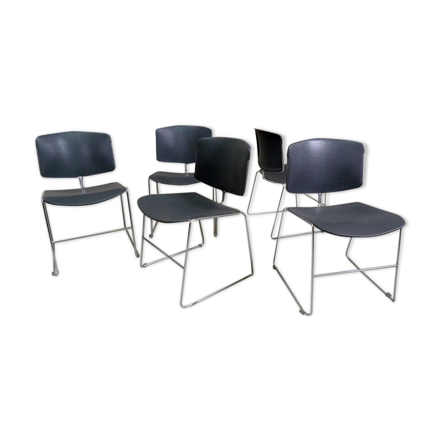 Max Stacker's series of 5 chairs for Steelcase