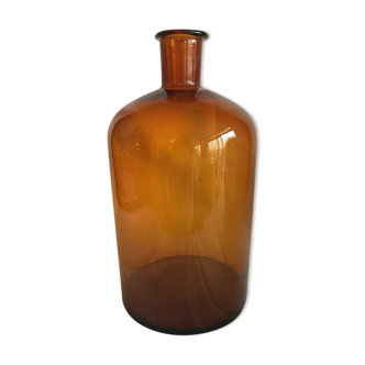 Amber pharmacy bottle