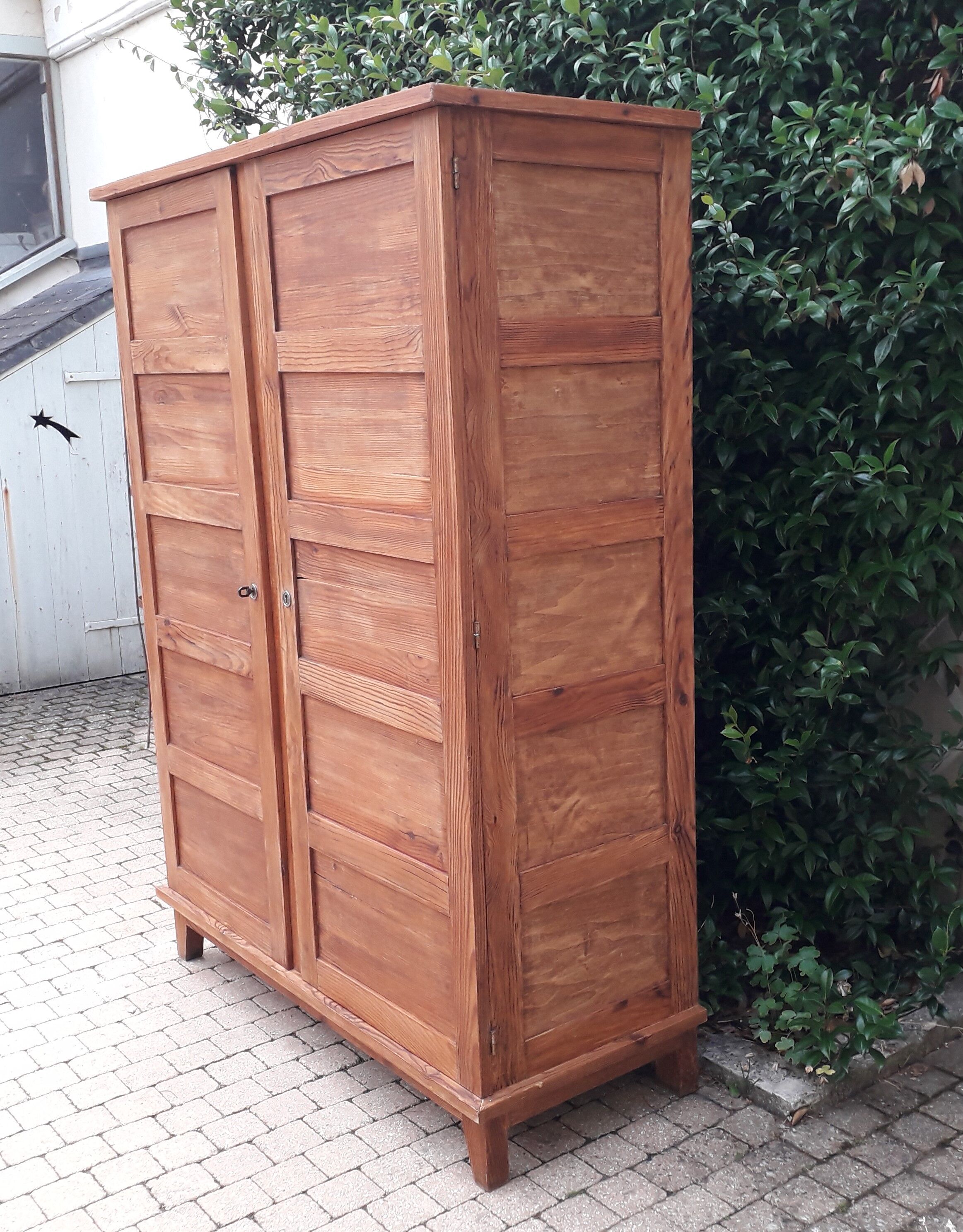 Wardrobe Rene Gabriel