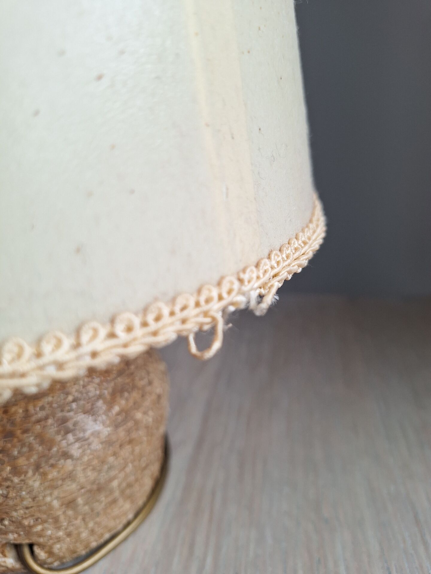 Lampe en grès et fleurs séchées atelier " Le Trident " Vallauris