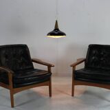 Ensemble de deux fauteuils au design scandinave avec coussins en cuir noir