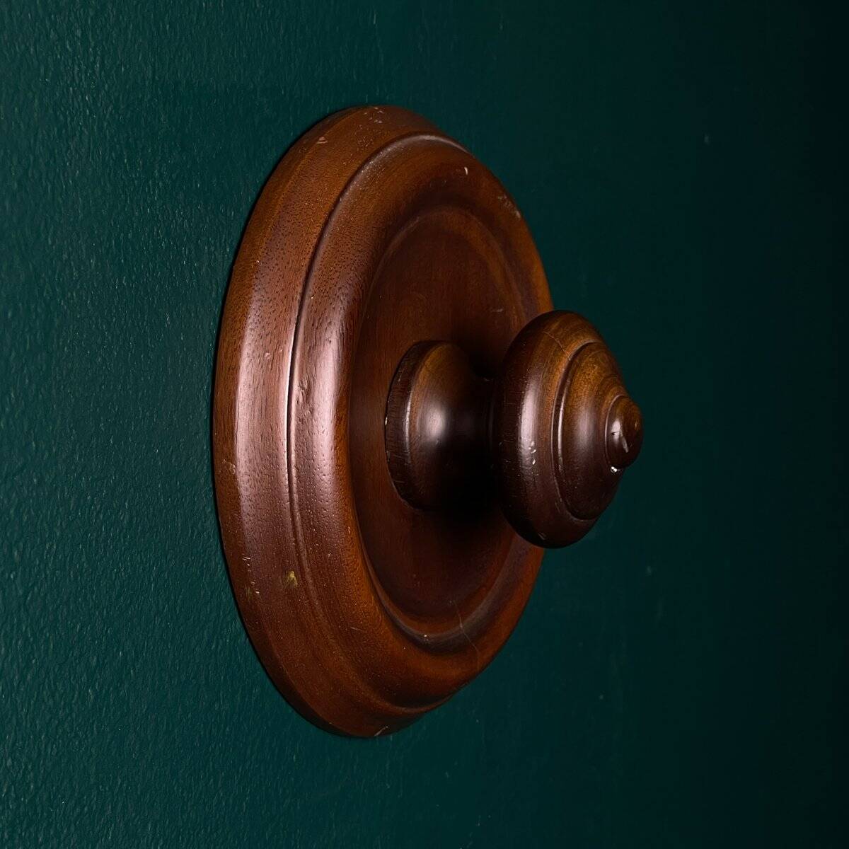 Art Deco wooden hangers, Italy, 1950s, set of 2