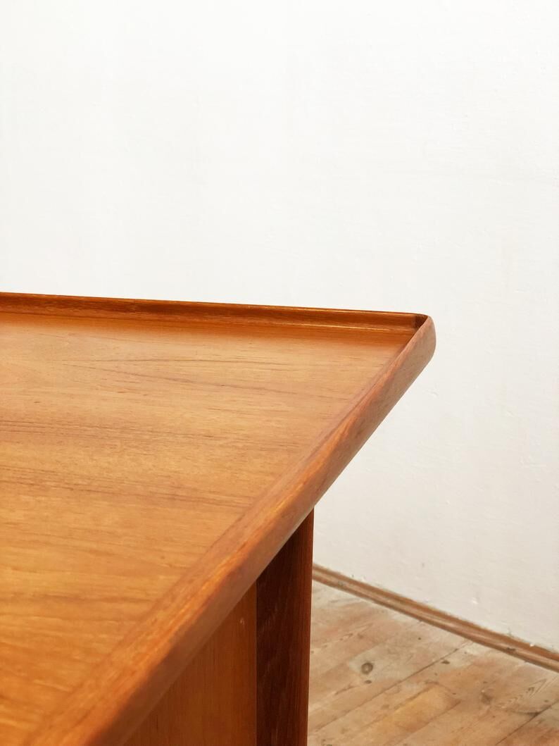 Mid-century danish teak desk by Peter Løvig Nielsen for Hedensted Møbelfabrik