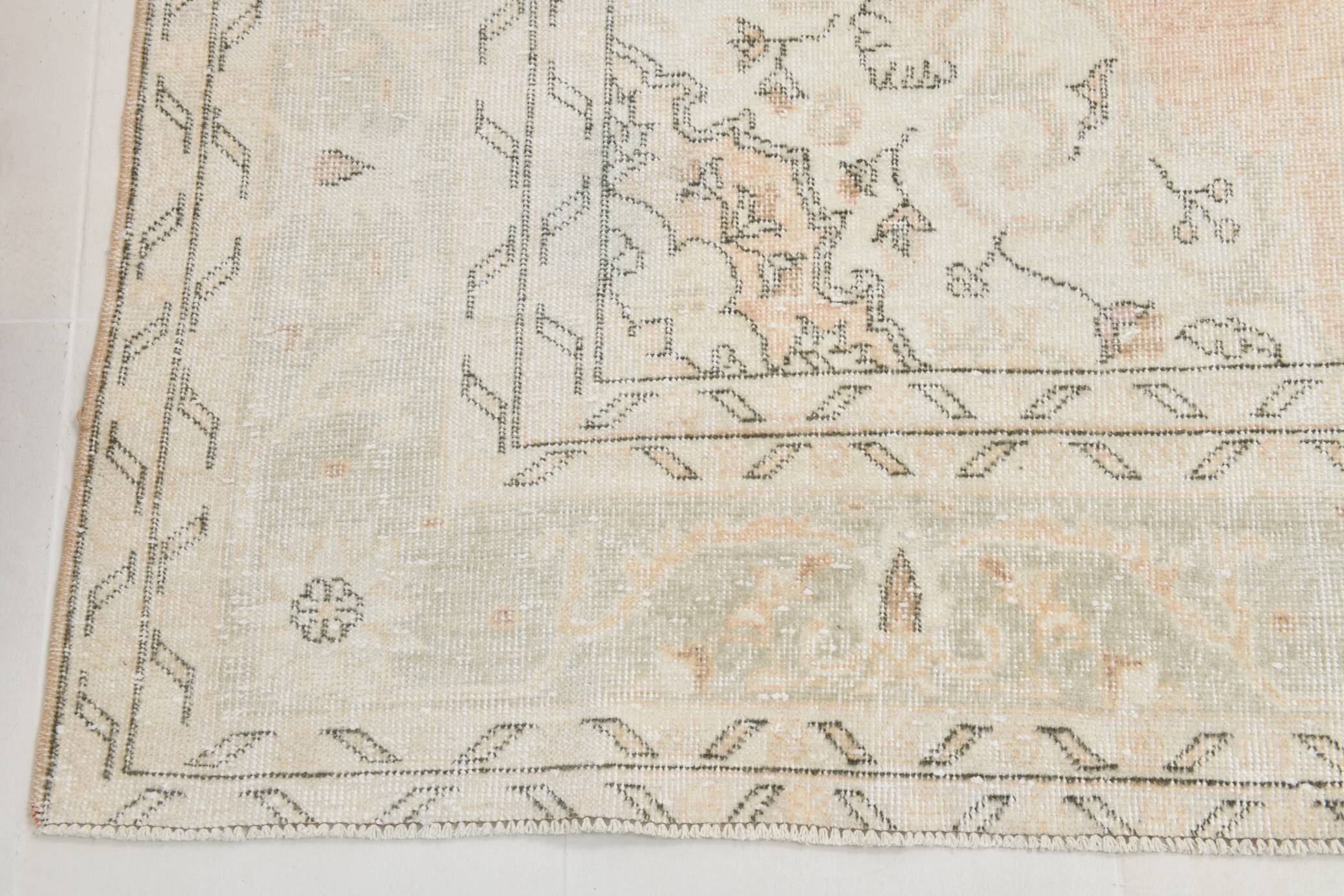 7x11 Vintage Peach Beige Turkish Rug, 206x335Cm