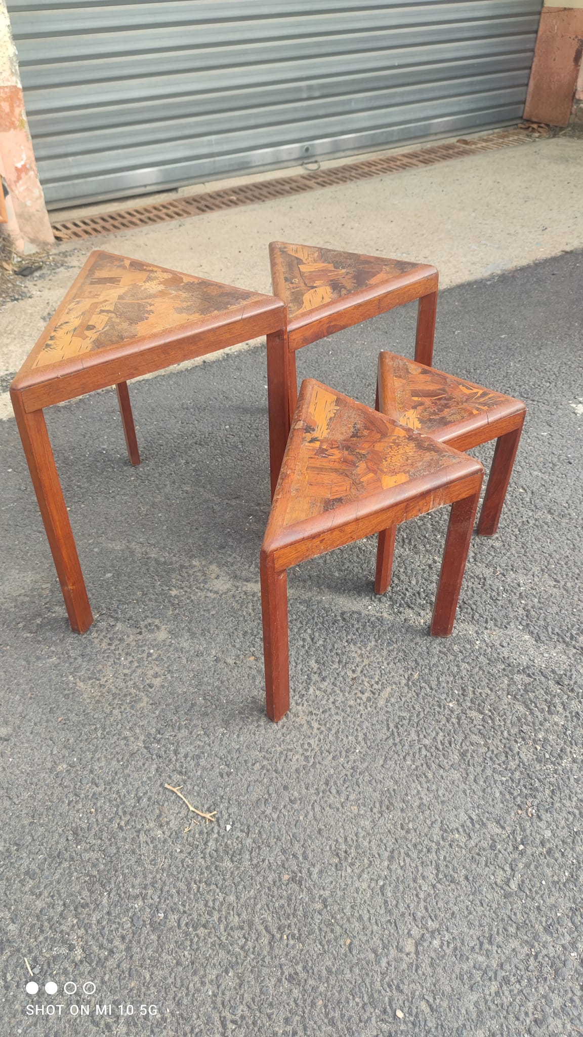 4 nesting tables in solid rosewood and Asian marquetry