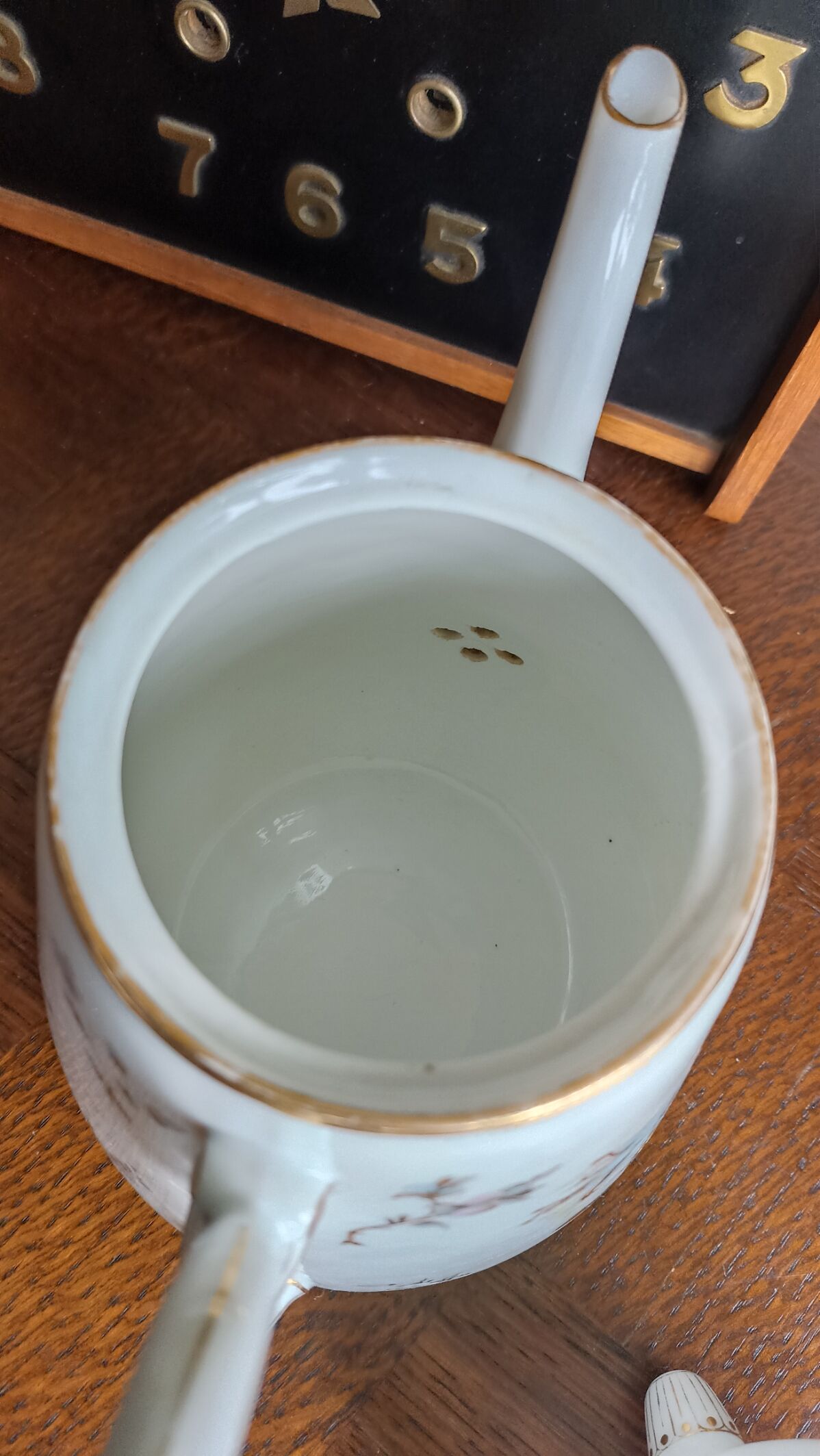 Paris porcelain pourer, Vermont Brothers of the nineteenth century